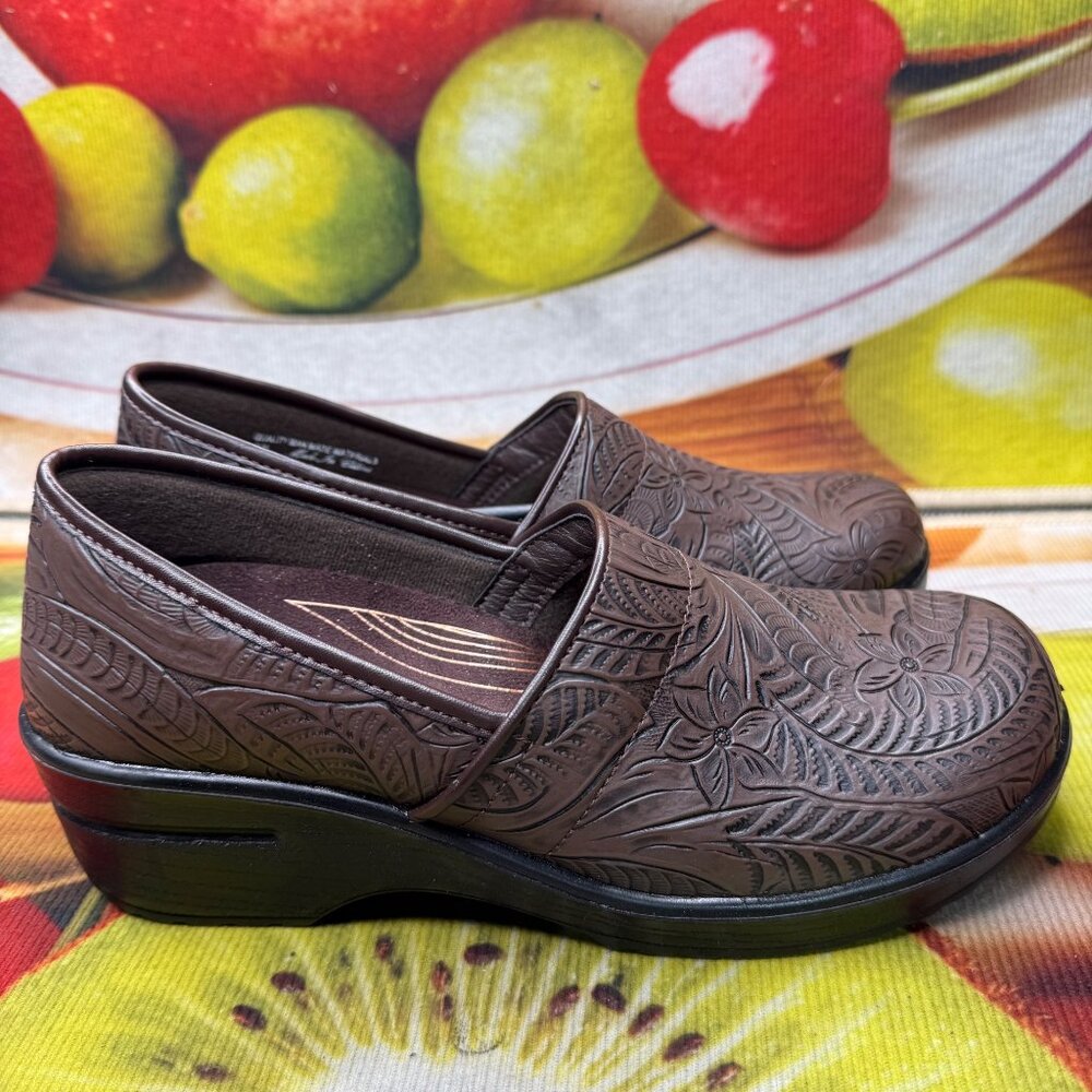 Brown Embossed Slip-On Shoes By Easy Works 9M Stress Reducing & Slip Resistant
